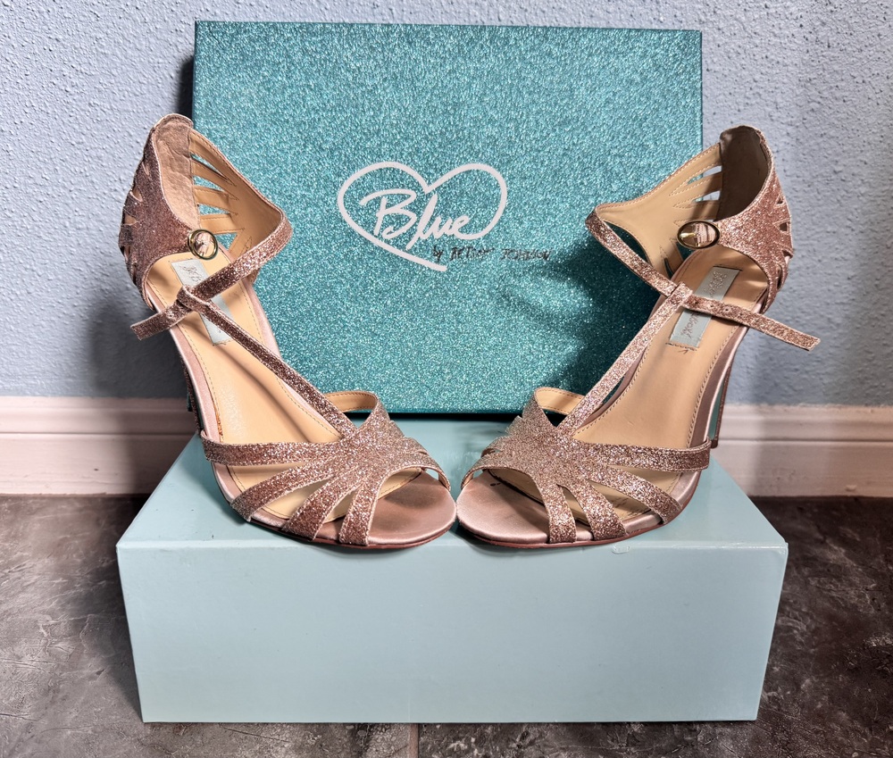 Betsy Johnson SB-TEE Champagne Size 7